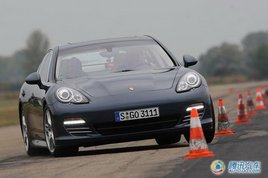  Panamera4SԱ750Li xDrive